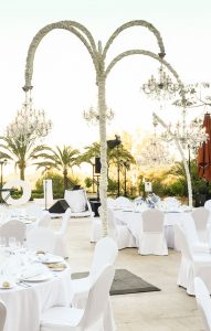 iluminacion aire libre para bodas